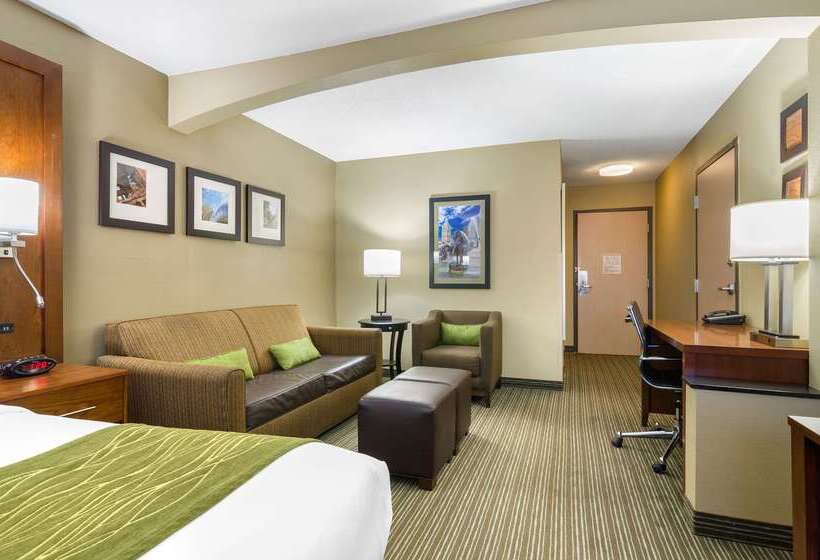 فندق Comfort Inn & Suites Kansas City   Northeast
