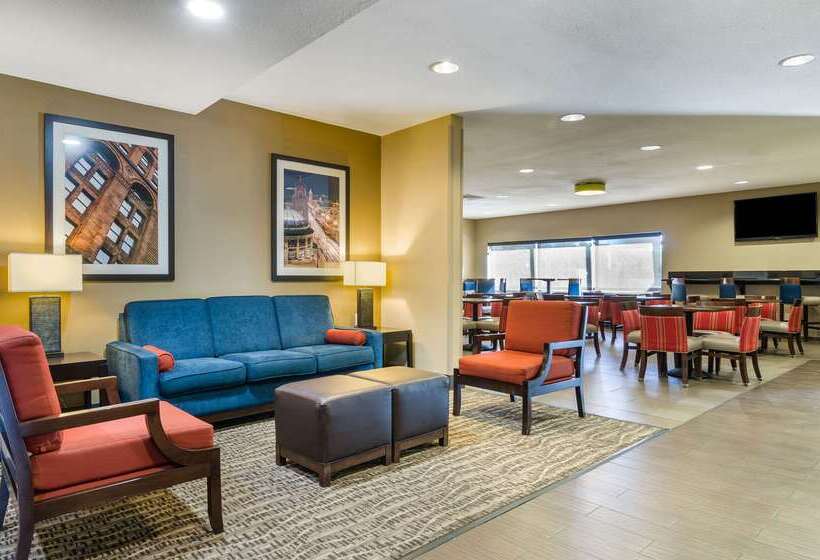 فندق Comfort Inn & Suites Kansas City   Northeast