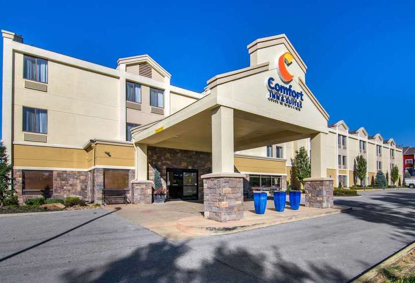 فندق Comfort Inn & Suites Kansas City   Northeast
