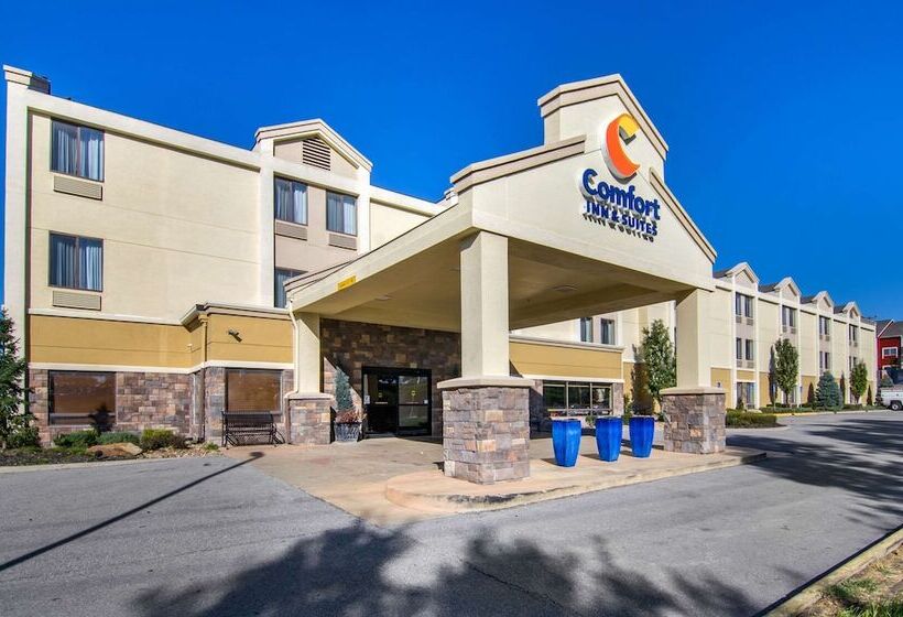 فندق Comfort Inn & Suites Kansas City   Northeast
