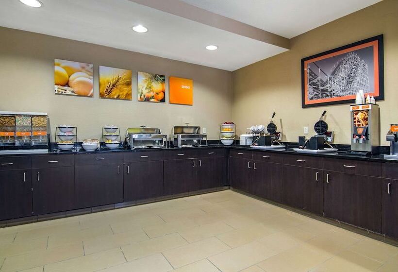 فندق Comfort Inn & Suites Kansas City   Northeast
