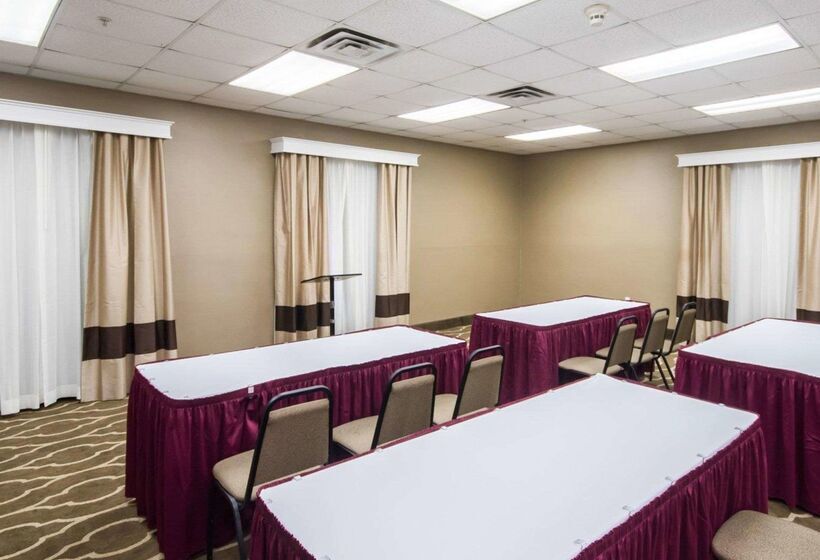 호텔 Comfort Inn & Suites