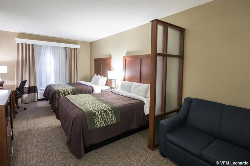 호텔 Comfort Inn & Suites