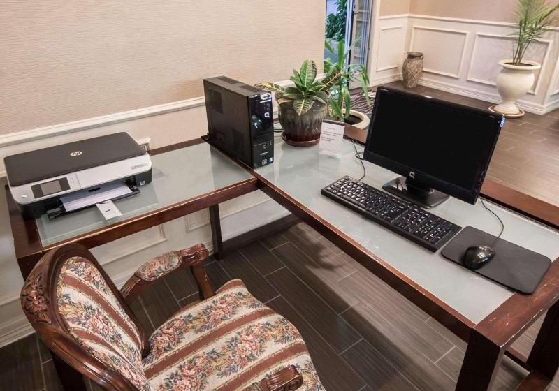 호텔 Comfort Inn & Suites