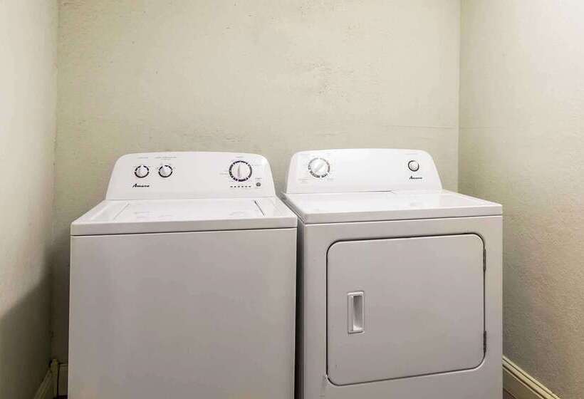 فندق Comfort Inn At Founders Tower