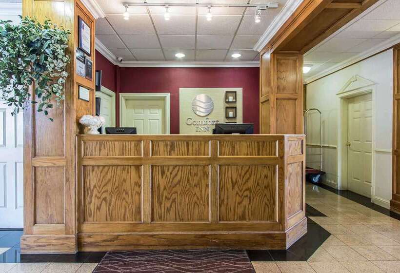 فندق Comfort Inn At Founders Tower