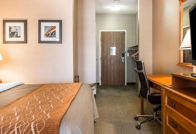 Отель Comfort Inn