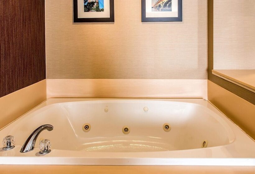 Отель Comfort Inn