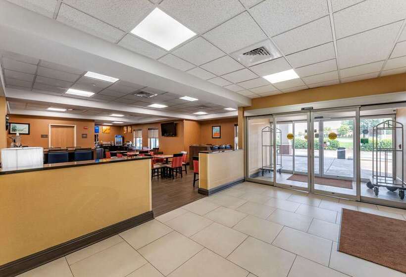 בית מלון כפרי Comfort Inn East