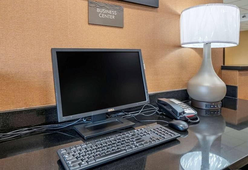 בית מלון כפרי Comfort Inn East