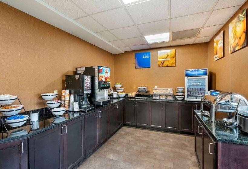 בית מלון כפרי Comfort Inn East