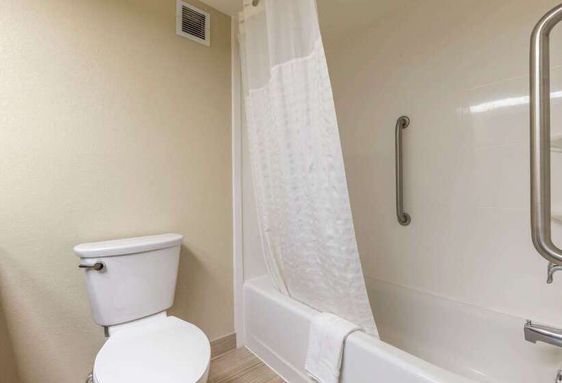 فندق Comfort Inn Near Downtown & Blue Ridge Pkwy