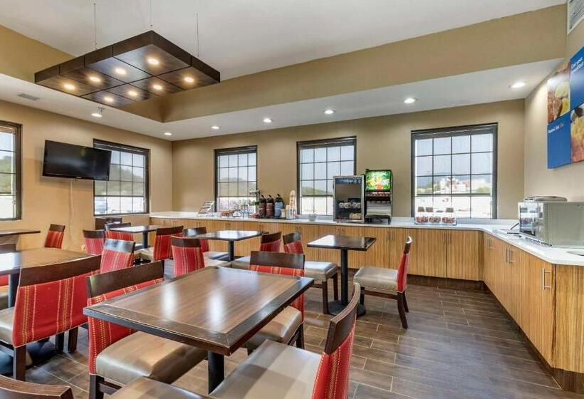 فندق Comfort Inn Near Downtown & Blue Ridge Pkwy