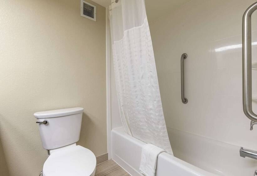 فندق Comfort Inn Near Downtown & Blue Ridge Pkwy