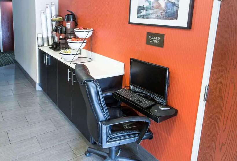 בית מלון כפרי Comfort Inn