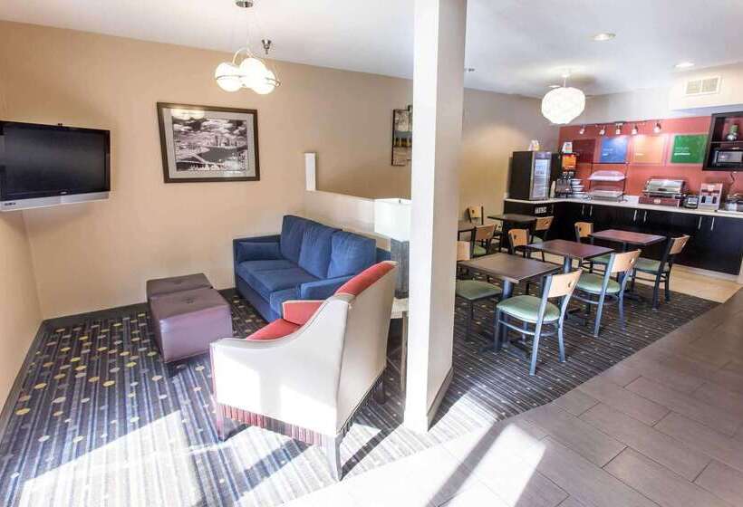 בית מלון כפרי Comfort Inn