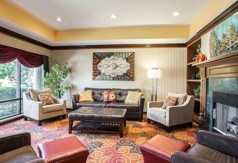 فندق Comfort Inn & Suites At I 85