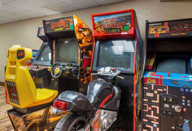 فندق Comfort Inn & Suites Branson Meadows