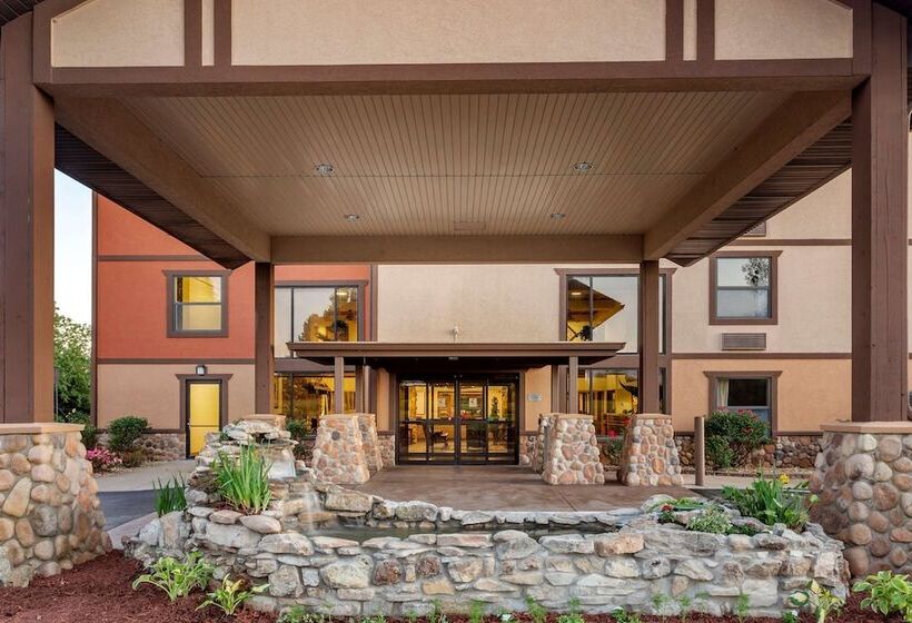 فندق Comfort Inn & Suites Branson Meadows