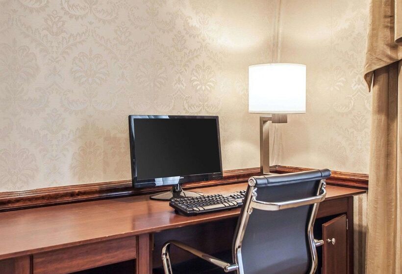 فندق Comfort Inn & Suites Carneys Point