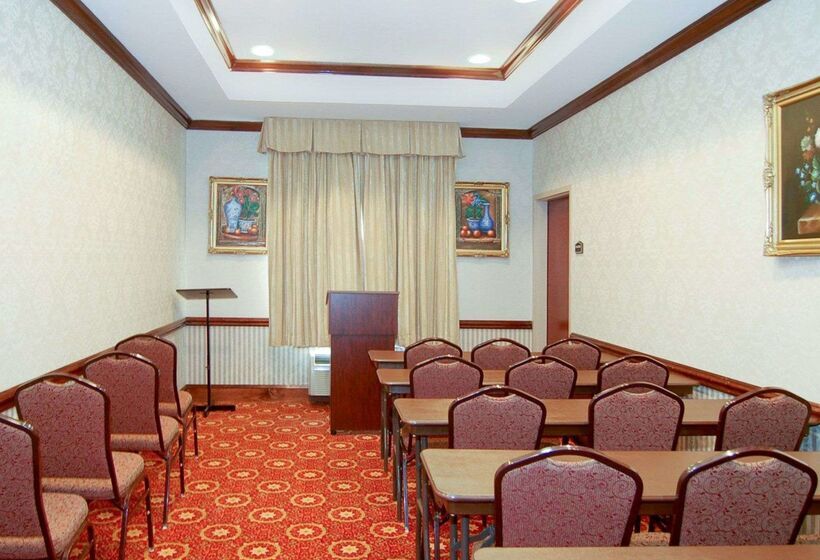 فندق Comfort Inn & Suites Carneys Point