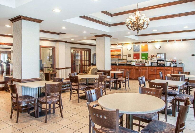 فندق Comfort Inn & Suites Carneys Point