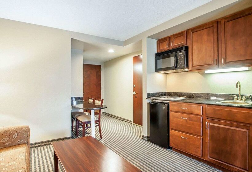 فندق Comfort Inn & Suites Carneys Point