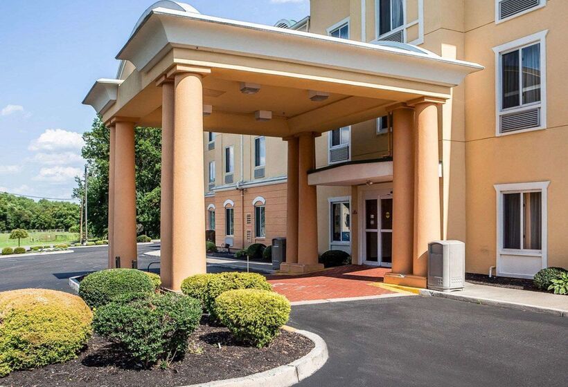 فندق Comfort Inn & Suites Carneys Point