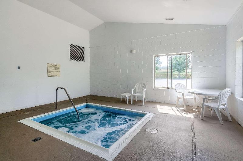 Отель Comfort Inn & Suites Christiansburg I 81