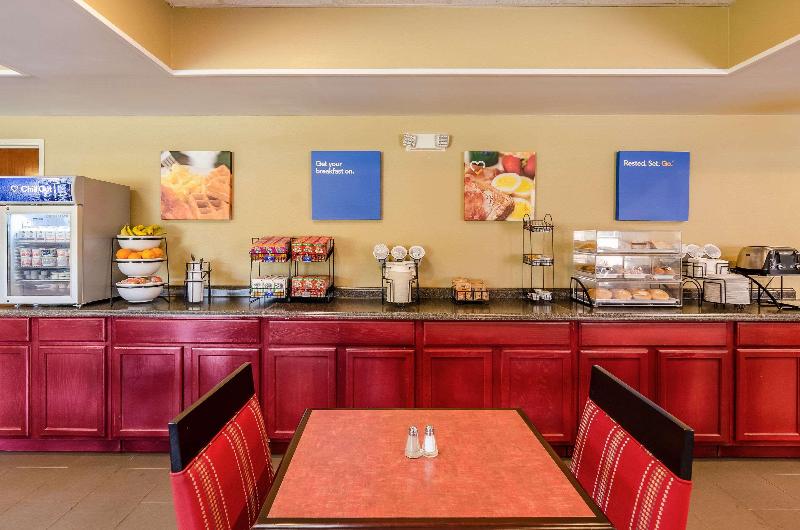Отель Comfort Inn & Suites Christiansburg I 81
