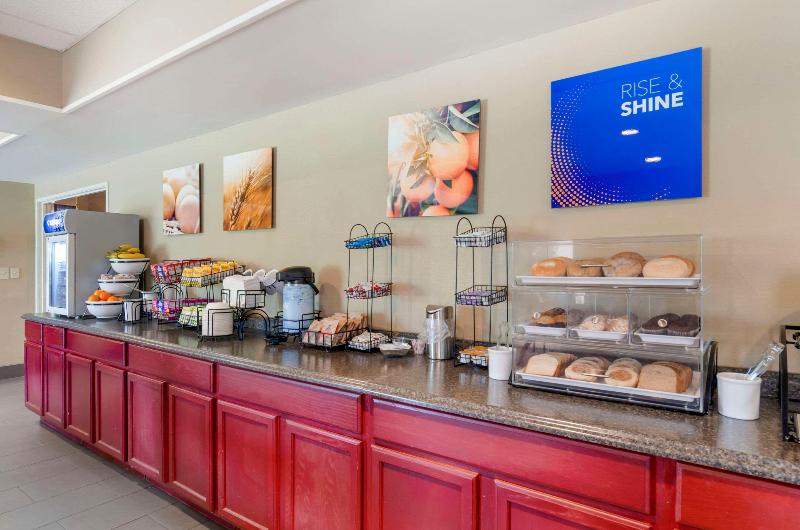 Отель Comfort Inn & Suites Christiansburg I 81