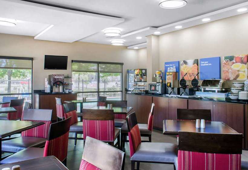 בית מלון כפרי Comfort Inn & Suites Covington   Mandeville