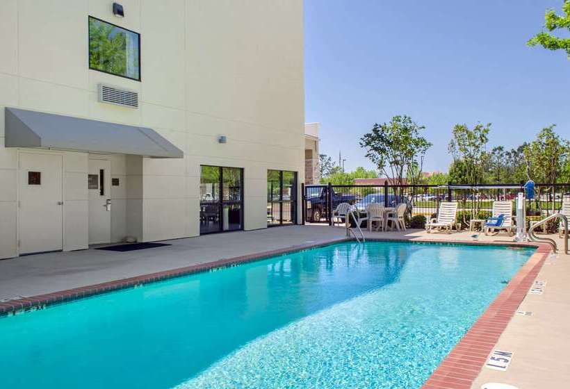 בית מלון כפרי Comfort Inn & Suites Covington   Mandeville