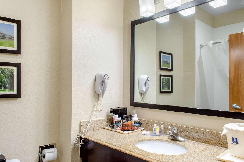 فندق Comfort Inn & Suites Covington   Mandeville