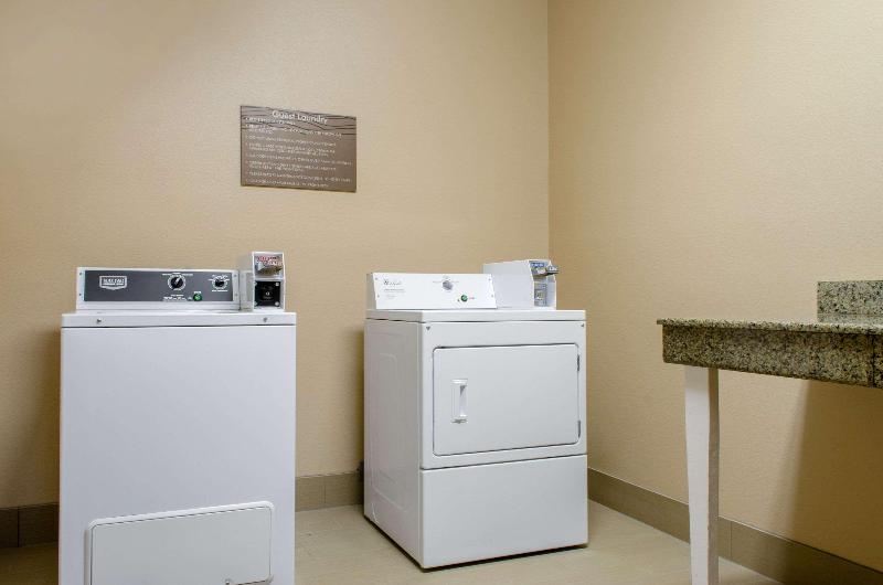 בית מלון כפרי Comfort Inn & Suites Covington   Mandeville