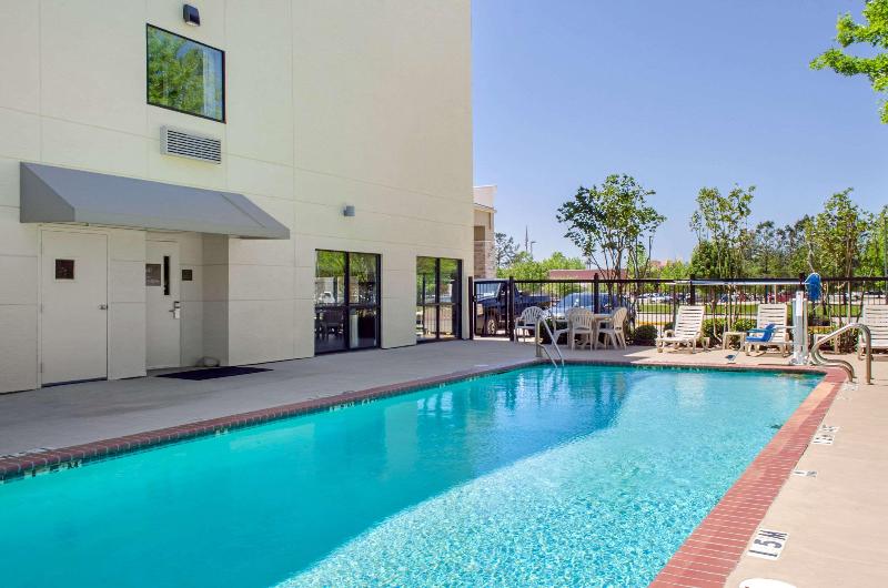 בית מלון כפרי Comfort Inn & Suites Covington   Mandeville