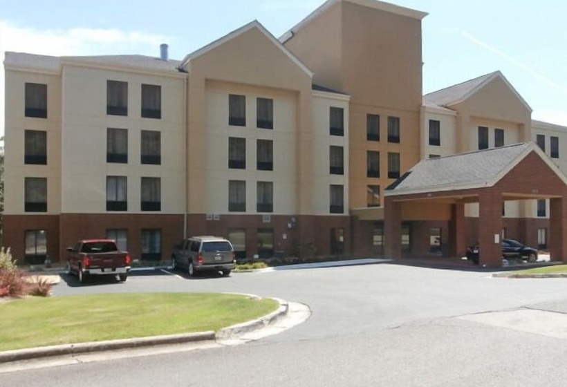 فندق Comfort Inn & Suites