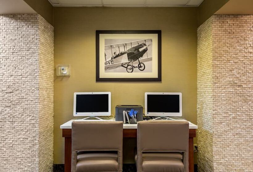 ホテル Comfort Inn & Suites