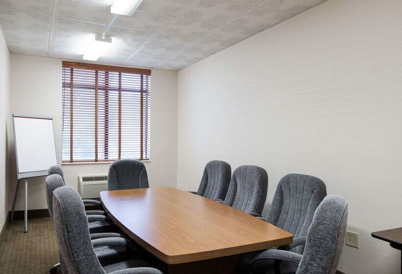 فندق Comfort Inn & Suites Lavale  Cumberland