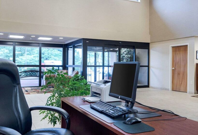 فندق Comfort Inn & Suites Lavale  Cumberland