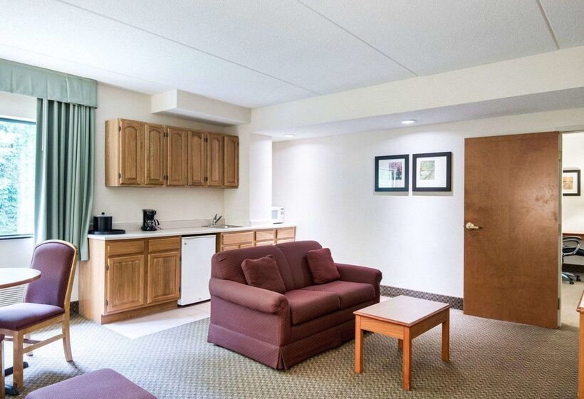 فندق Comfort Inn & Suites Lavale  Cumberland