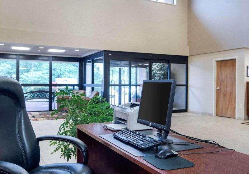 فندق Comfort Inn & Suites Lavale  Cumberland