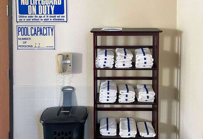 ホテル Comfort Inn & Suites Midtown