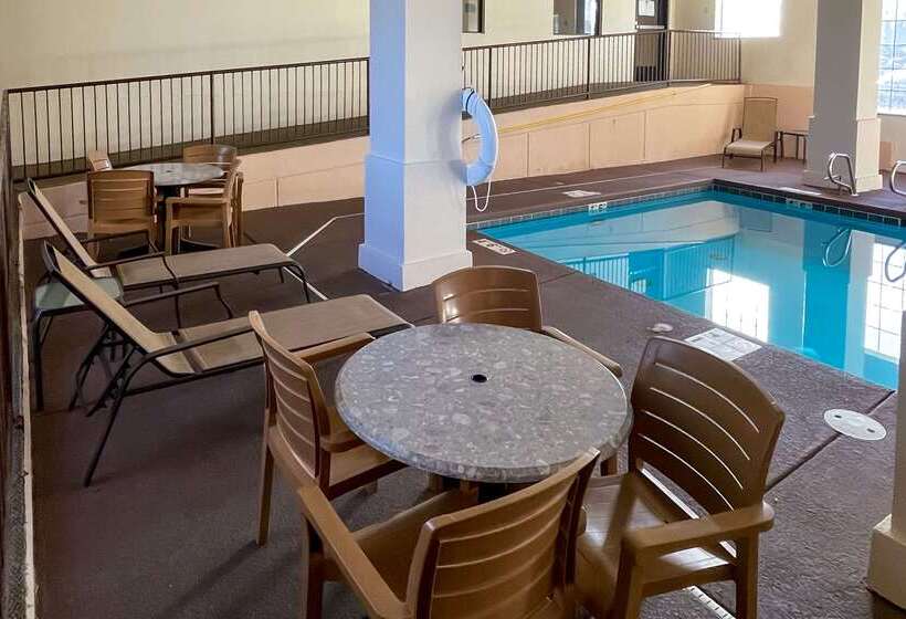 ホテル Comfort Inn & Suites Midtown