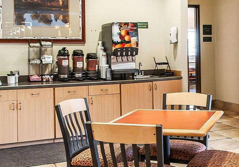 ホテル Comfort Inn & Suites Midtown