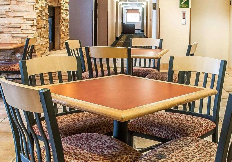 ホテル Comfort Inn & Suites Midtown