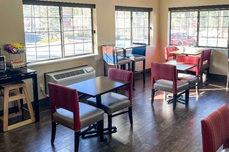 ホテル Comfort Inn & Suites Midtown