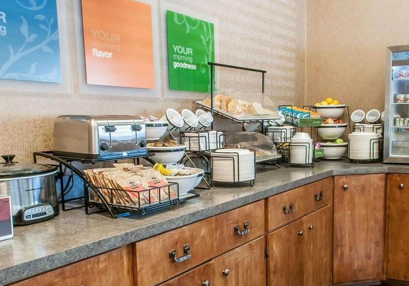 ホテル Comfort Inn & Suites Midtown