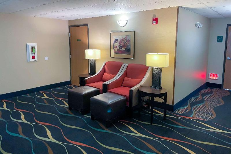 ホテル Comfort Inn & Suites Midtown
