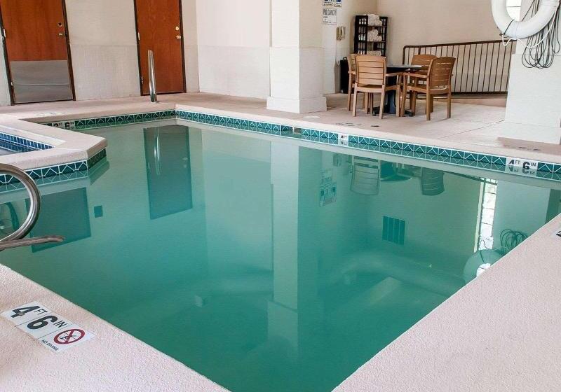 ホテル Comfort Inn & Suites Midtown